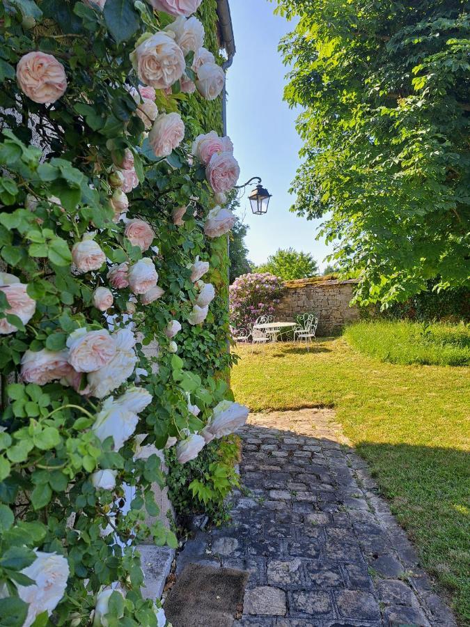 Maison de charme en forêt de Fontainebleau Recloses Exterior foto